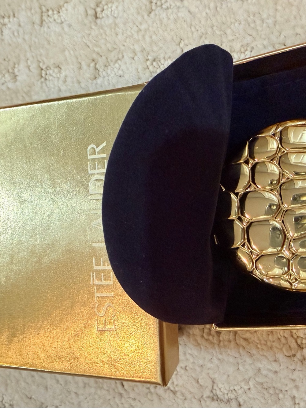 Estee Lauder Golden Alligator Lucidity powder compact - Picture 5 of 5